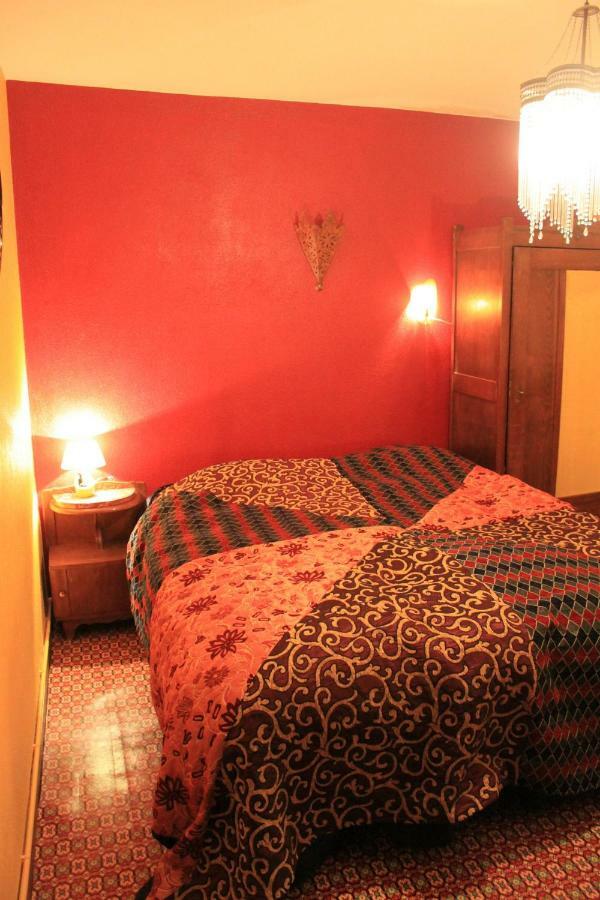 Le Vertige Bed and Breakfast Échandelys Kamer foto